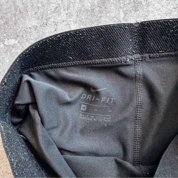 Nike Pro Black Dri-Fit Leggings Size Medium - Picture 6 of 8